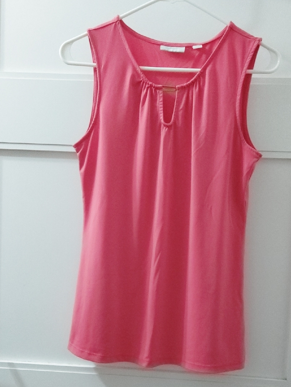 New York & Company Coral Pink Keyhole Tank Top